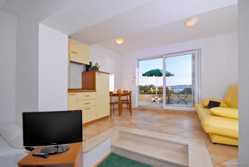 Apartments Villa Medic Brela Eksteriør billede