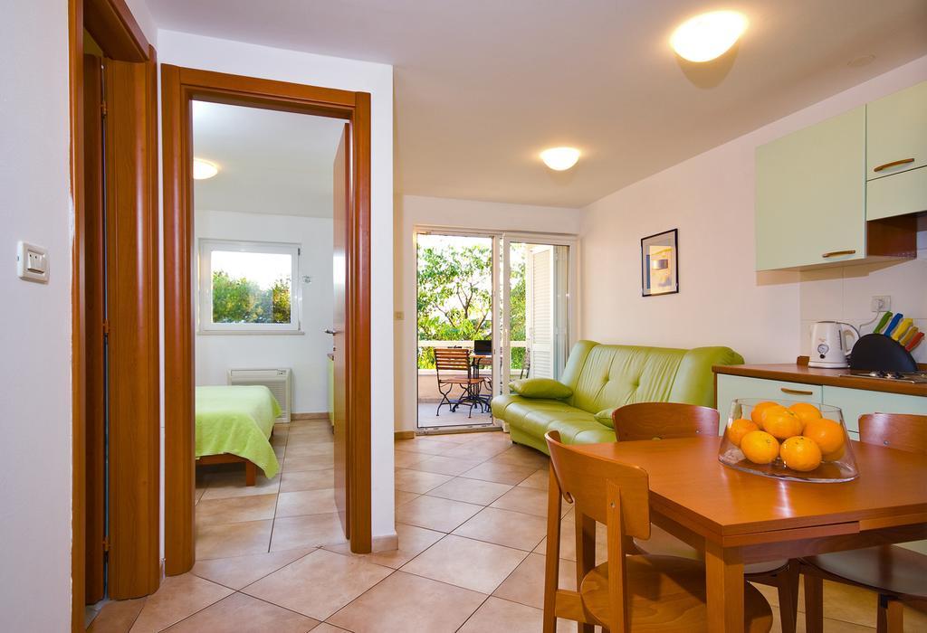 Apartments Villa Medic Brela Eksteriør billede