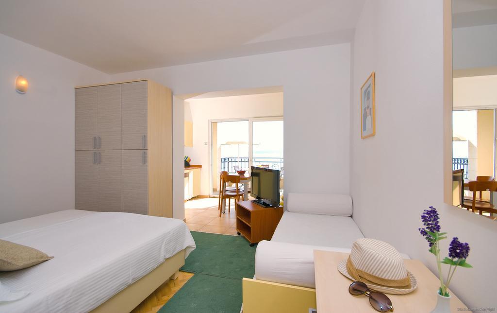 Apartments Villa Medic Brela Eksteriør billede